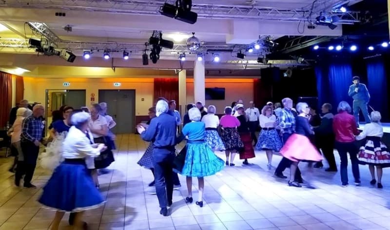 EARL BERNIE TWIRLERS SDC e.V.