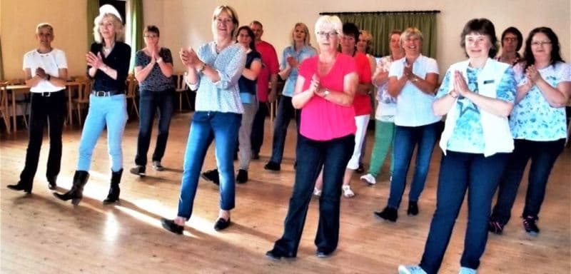 Line Dance Leonie