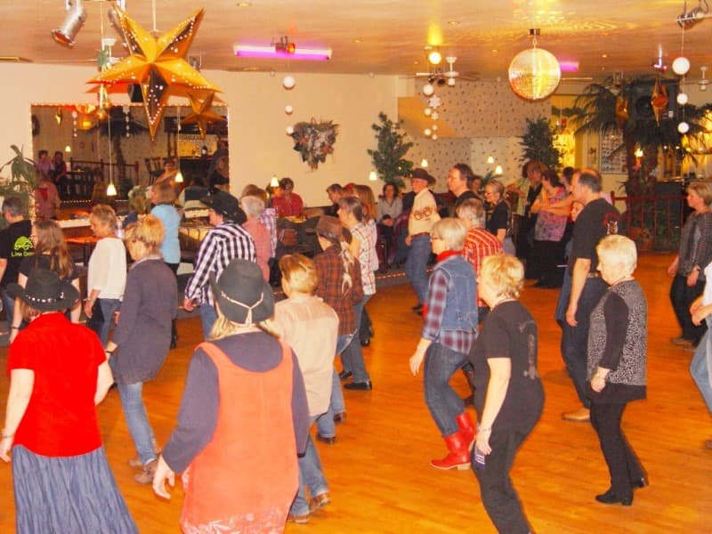 Line Dance Leonie