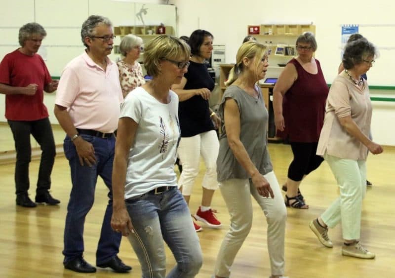 Line Dance Leonie