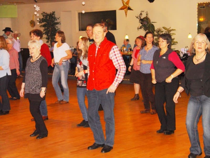 Line Dance Leonie