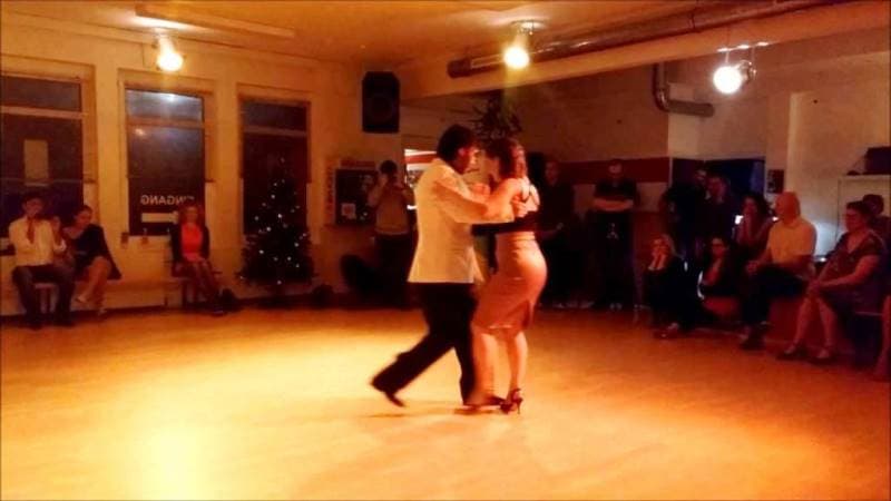 Tango im Fluß ... , die Schule für Tango Argentino