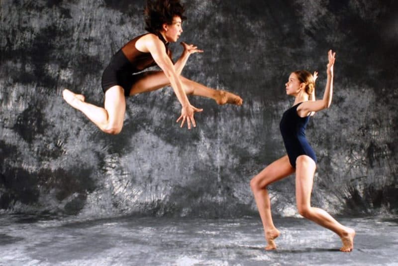 Modern Dance Zeitgenössicher Tanz Contemporary Dance Jazz Ballett Yoga für Erwachsene Kurse Unterricht Tanz Yoga Frankfurt