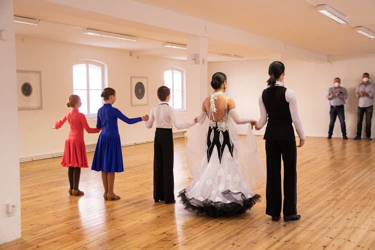 Tanzstudio You & Me by Oksana